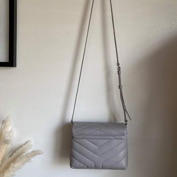 EUC Saint Laurent Toy Loulou Crossbody Bag Gray - Picture 4 of 16